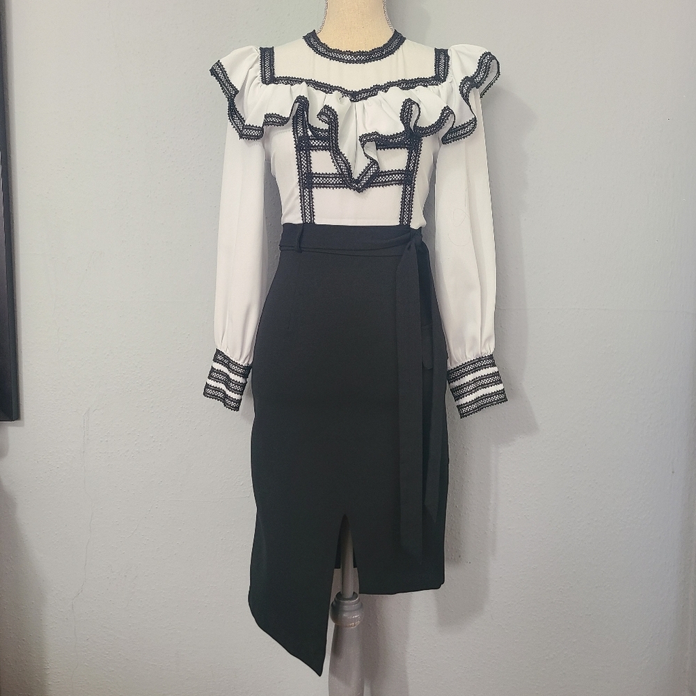 Beulah Elegant Black‎ and White Ruffle Dress Long Sleeve Dress Size Small
